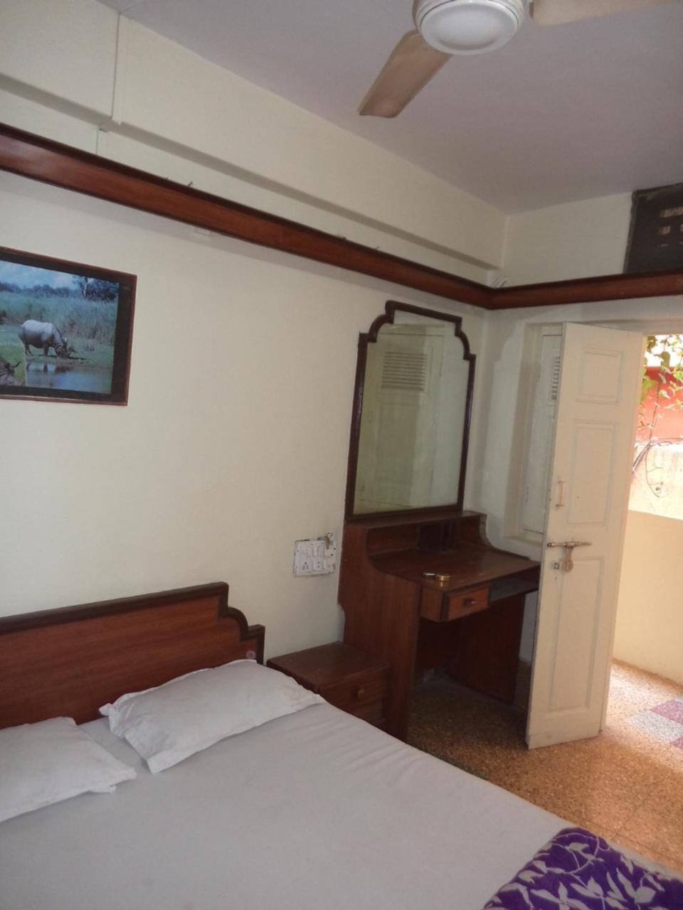 Hotel Neelkamal インドール エクステリア 写真